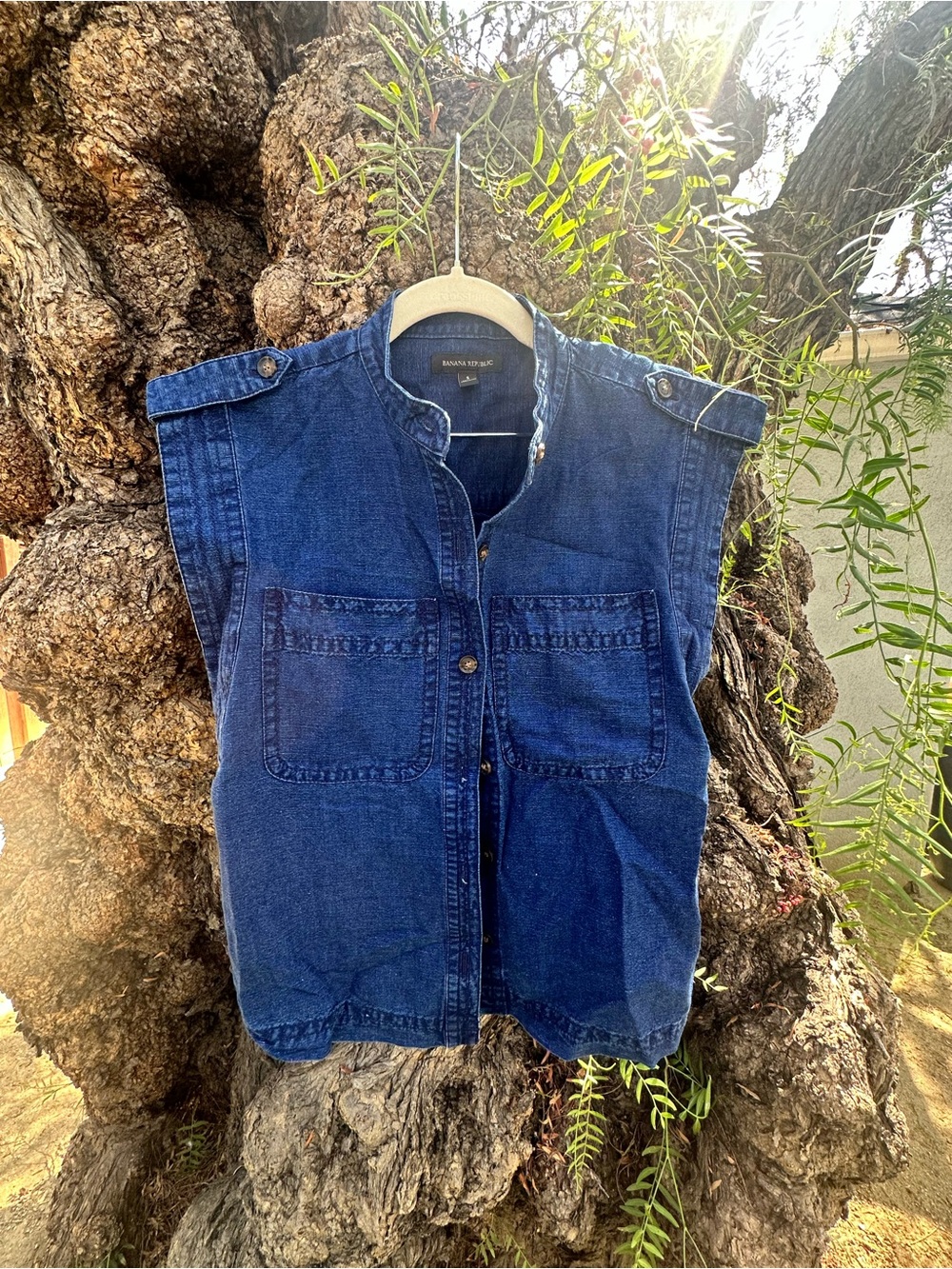 Banana Republic Dark Blue Denim Sleeveless Button-Down Shirt
